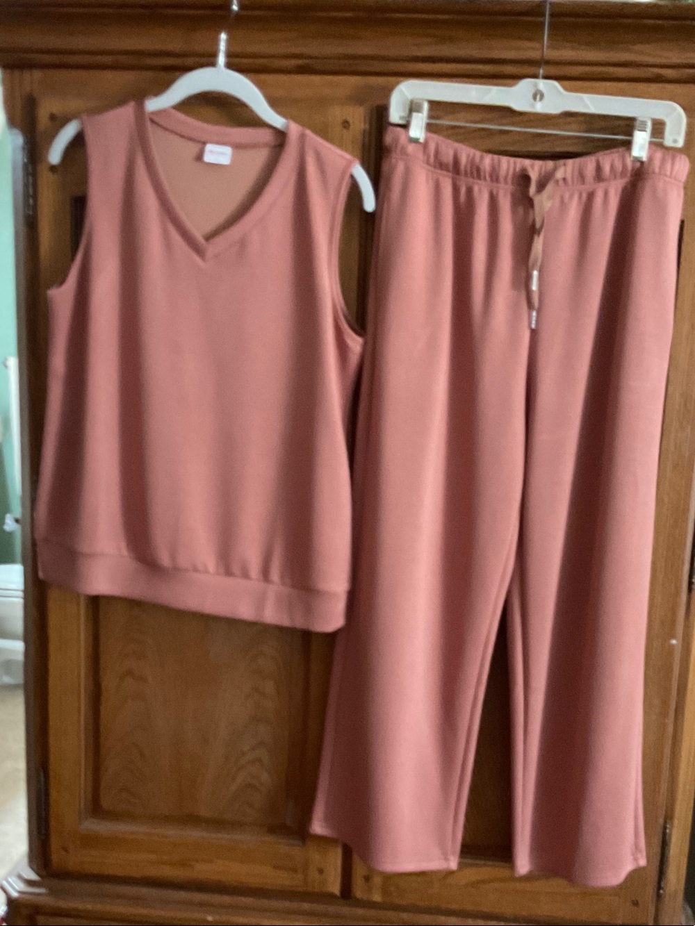 Women's Relaxed V-Neck Tank & Wide-Leg Pant Set - Dusty Rose